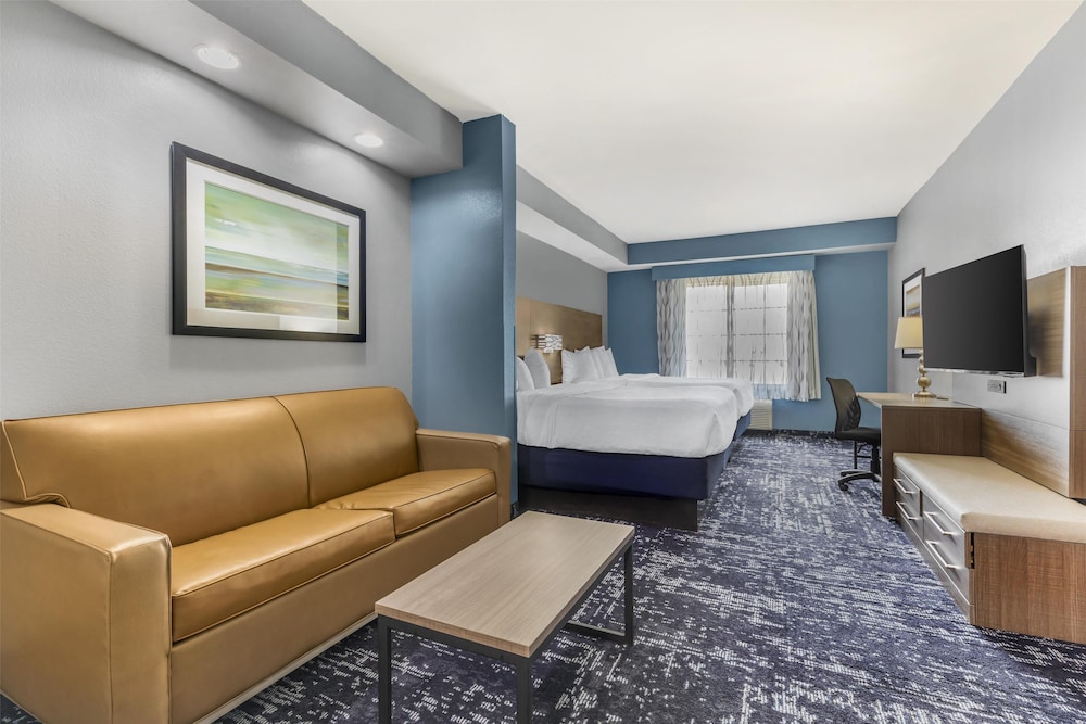 Suite, 2 Queen Beds, Non Smoking (with Sofabed)