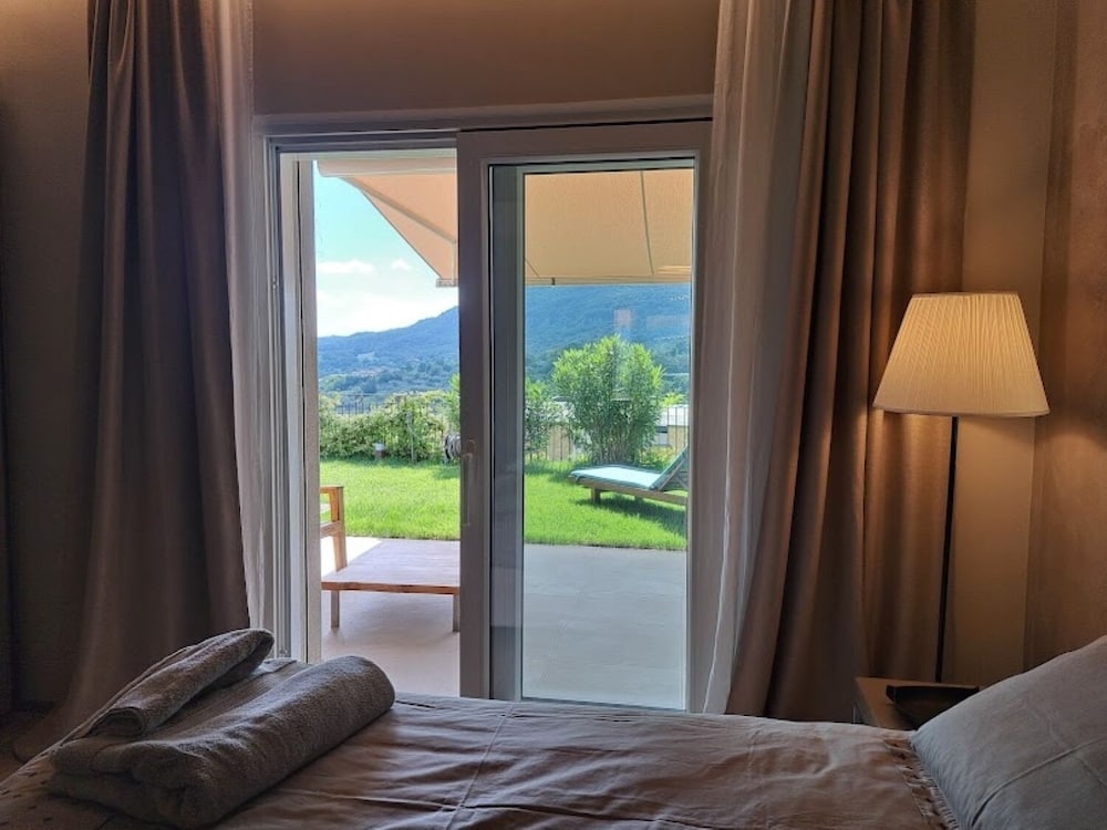Superior Villa, Patio, Partial Lake View photo 1