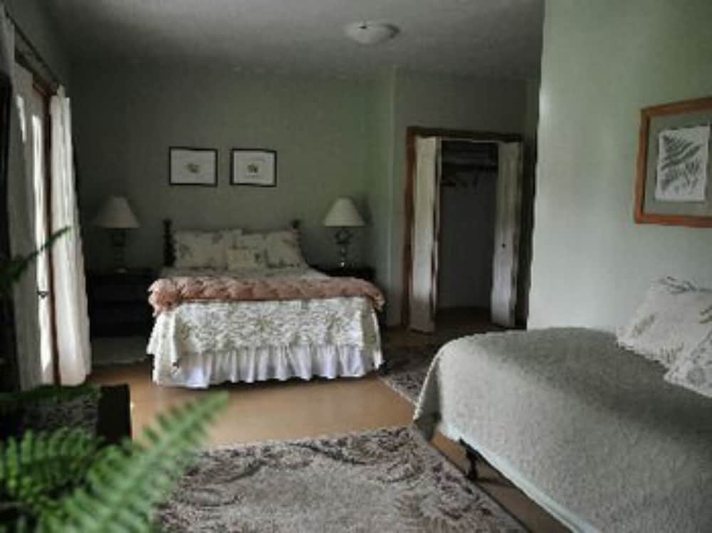 Room, Private Bathroom (Fern Room) photo 1