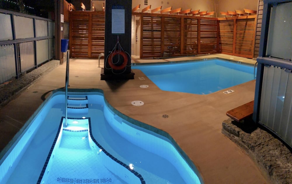 Whistler Village - Pool - Hot tub - Walk to Lifts, Zdjęcie 12