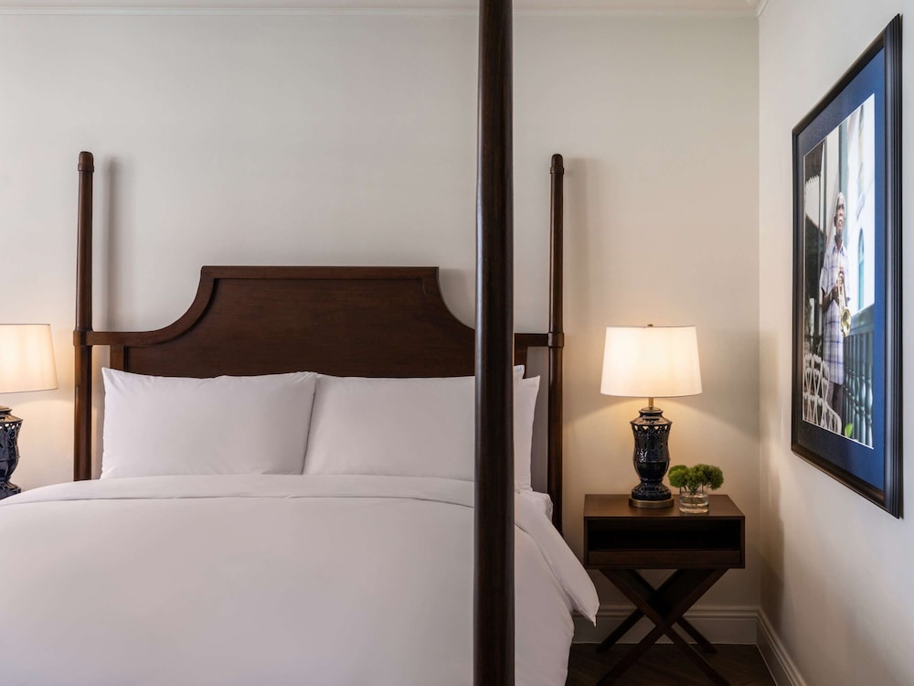 King Junior Suite with Historic View
