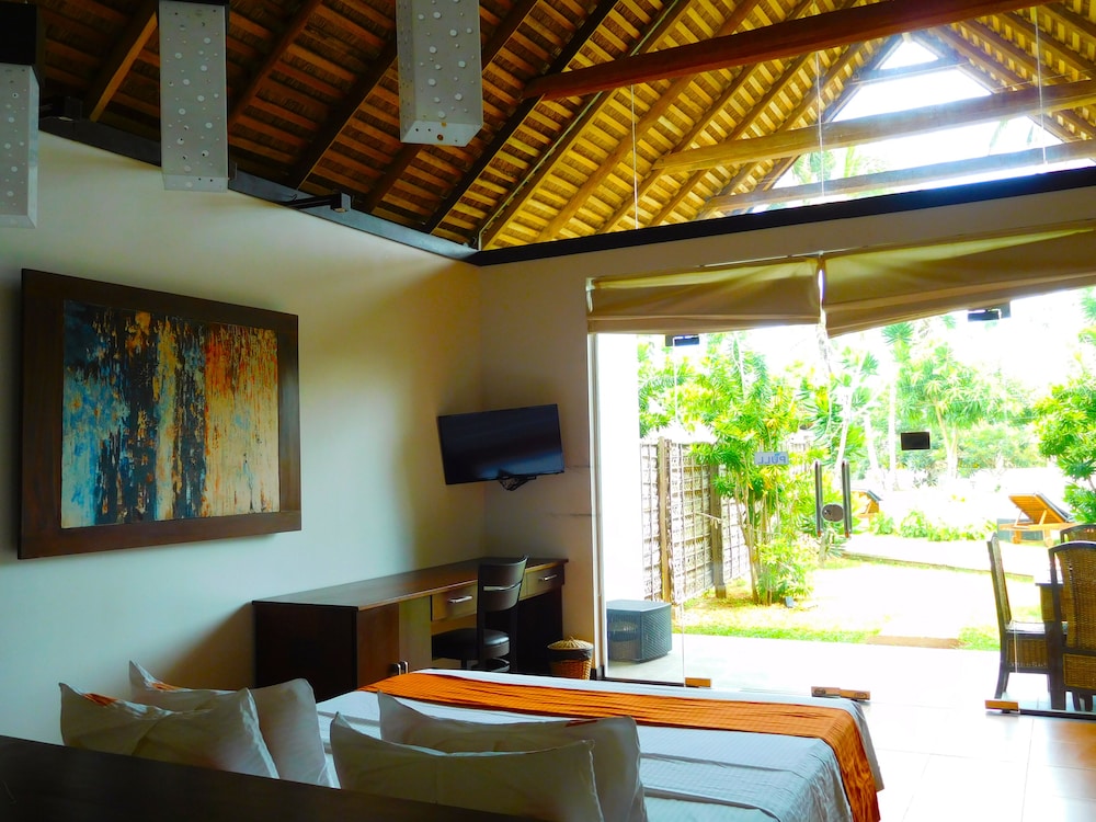 Grand Chalet, 2 Bedrooms, Beach View photo 2
