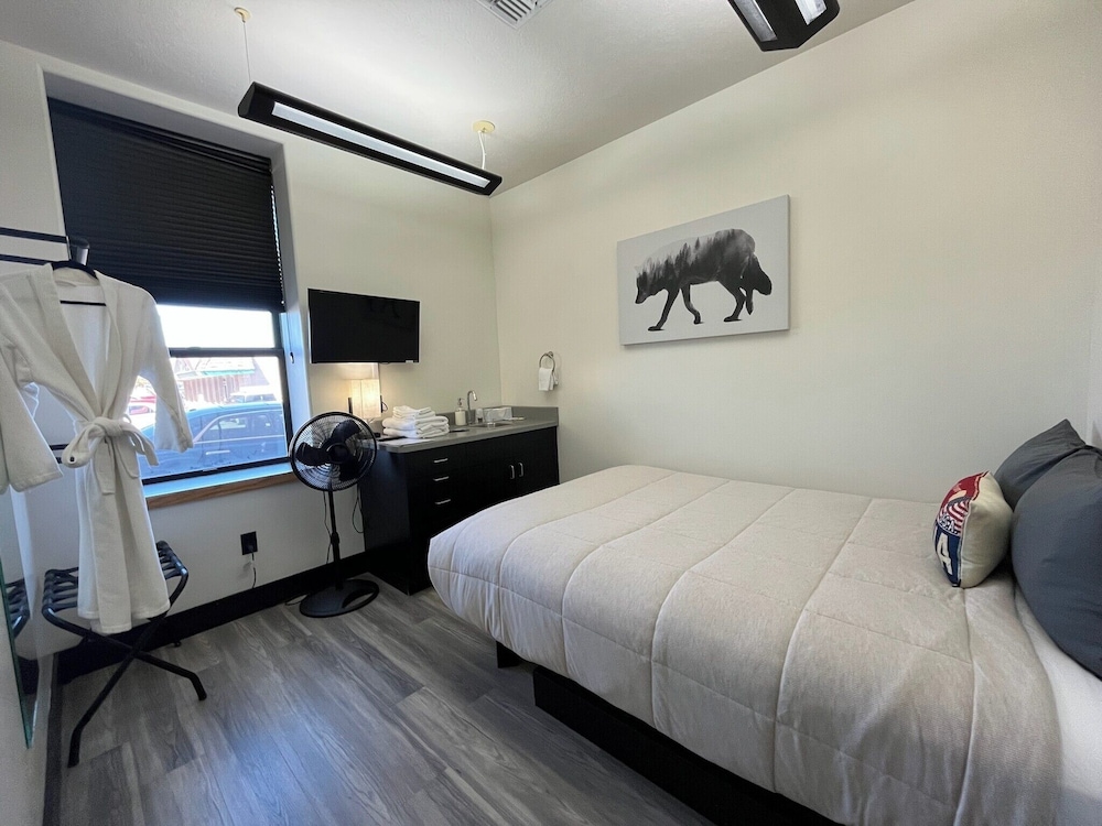Deluxe Room, 1 Queen Bed, Non Smoking, City View photo 1