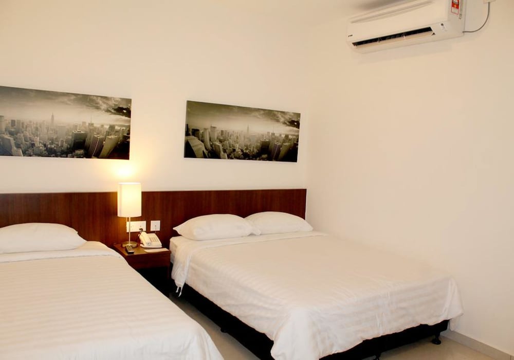 Deluxe Family Room - Photo 3