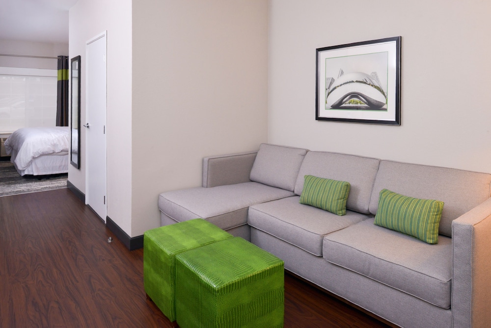 Suite, 1 King Bed with Sofa bed - Photo 4