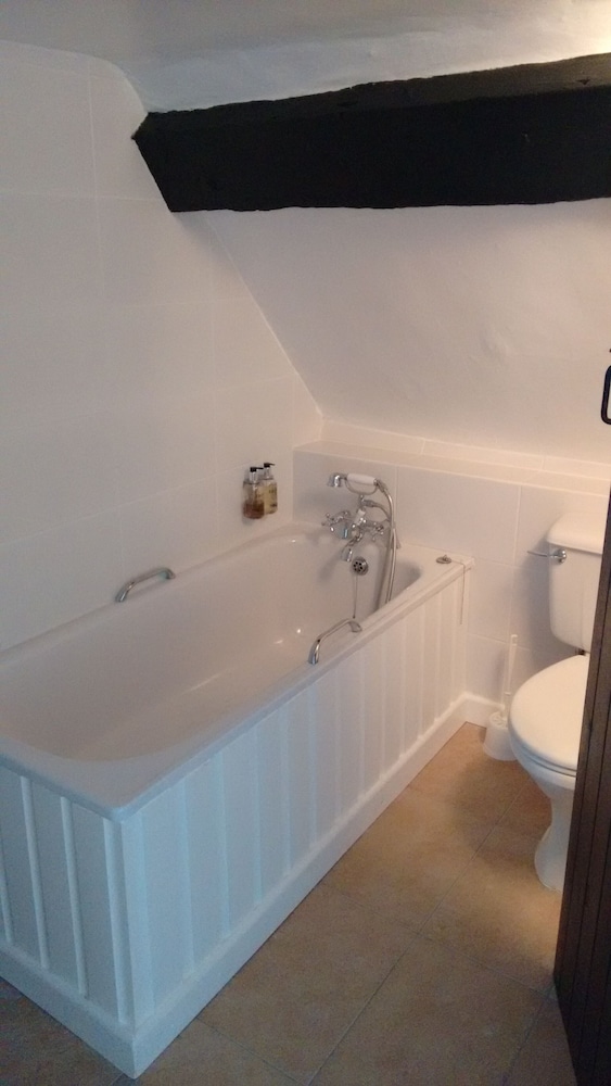 Standard Double or Twin Room, 1 Double or 2 Twin Beds photo 3