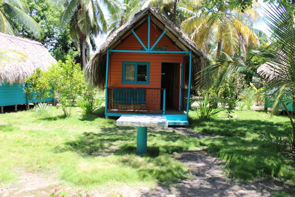 Cabin (Bungalow 4 - Orange) photo 1