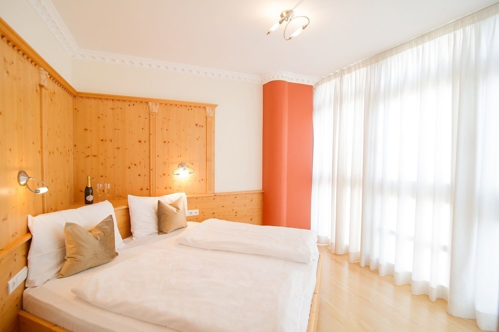 Double Room, Non Smoking, Balcony photo 3