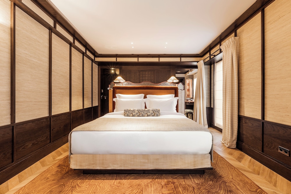 Prestige Room