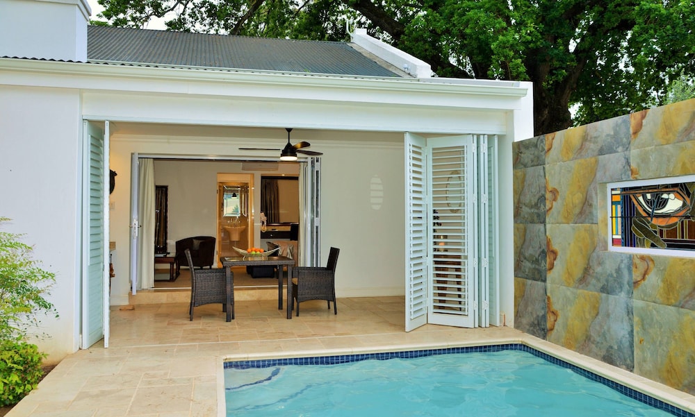 Luxury Five-Star Suite photo 3