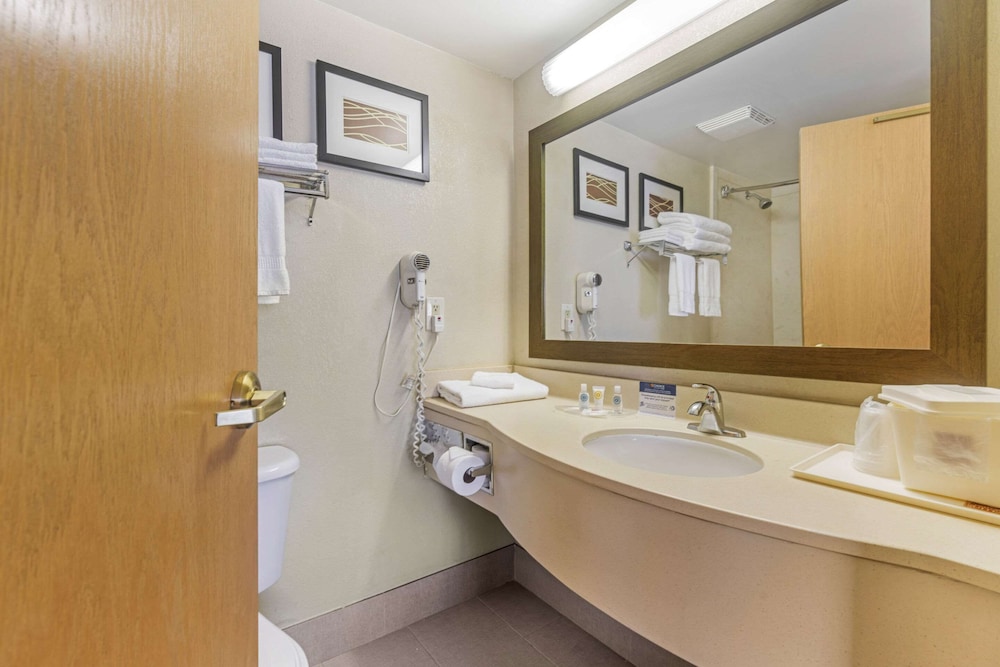Suite, 2 Double Beds, Non Smoking photo 3