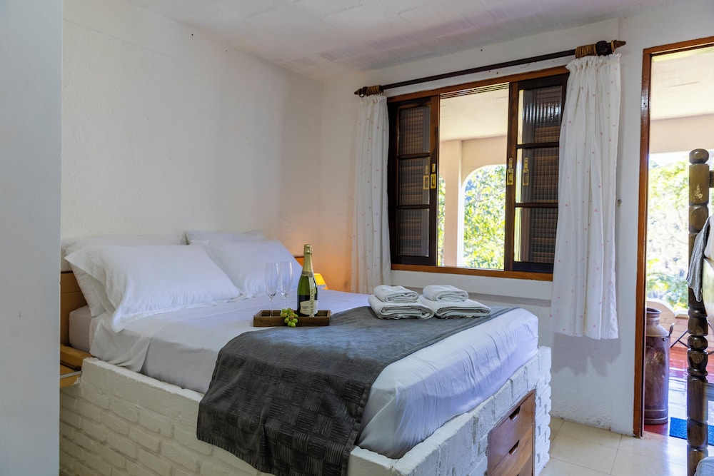 Villa photo 2