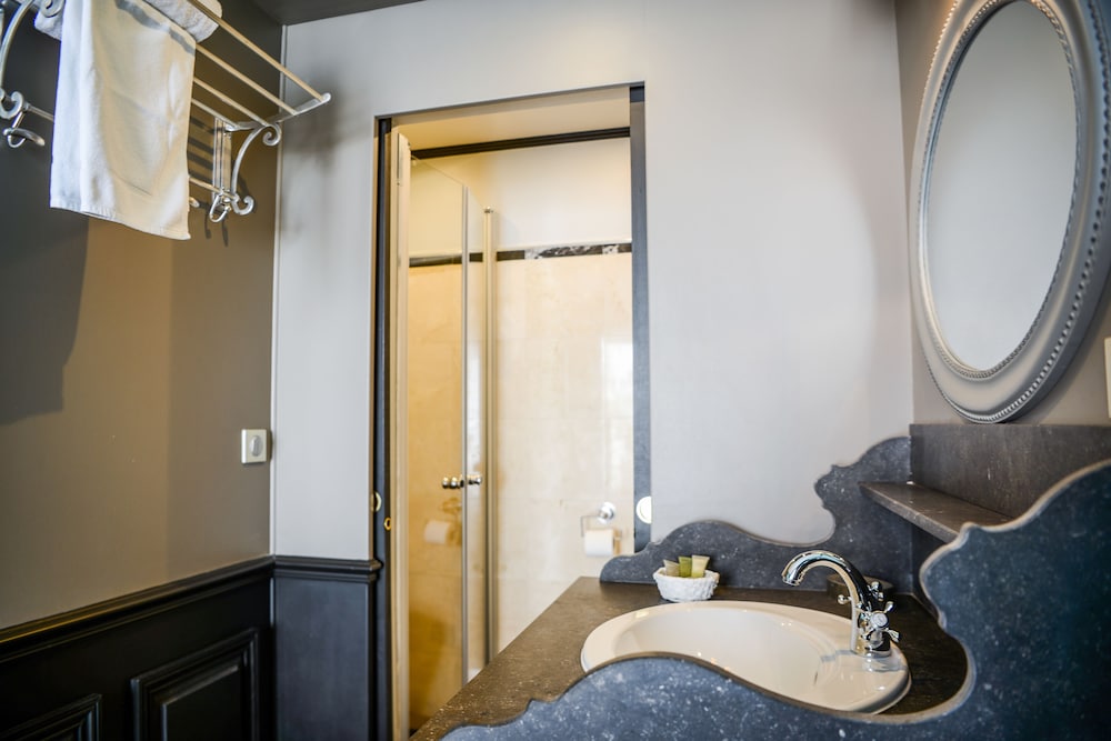 Small Double Room - Photo 4