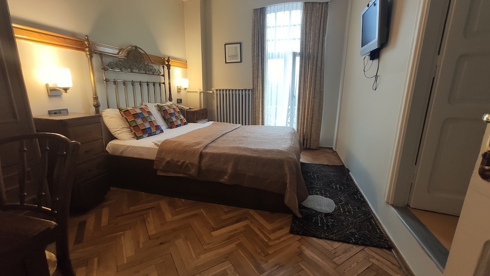 Standard Double or Twin Room photo 2