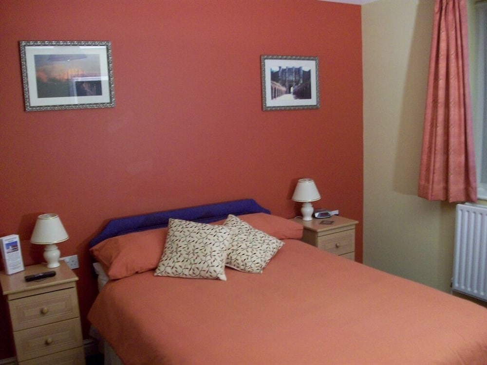 Family Twin Room, Ensuite photo 1