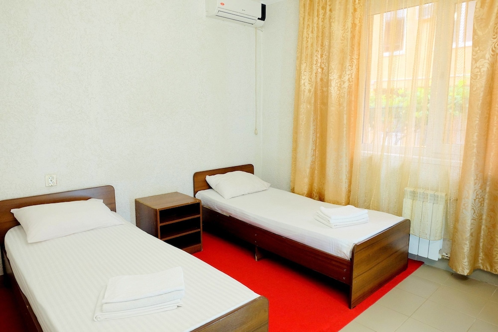 Standard Double or Twin Room, Multiple Beds photo 1