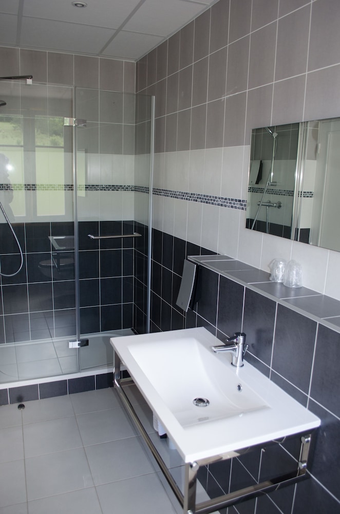 Comfort Twin Room, 2 Twin Beds, Private Bathroom - Photo 2