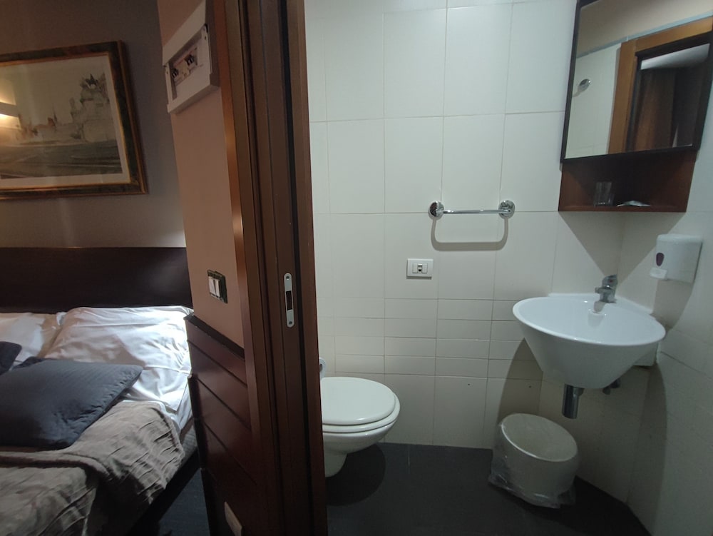 Basic Single Room photo 2