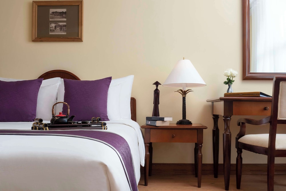 Club Executive Room - Photo 1