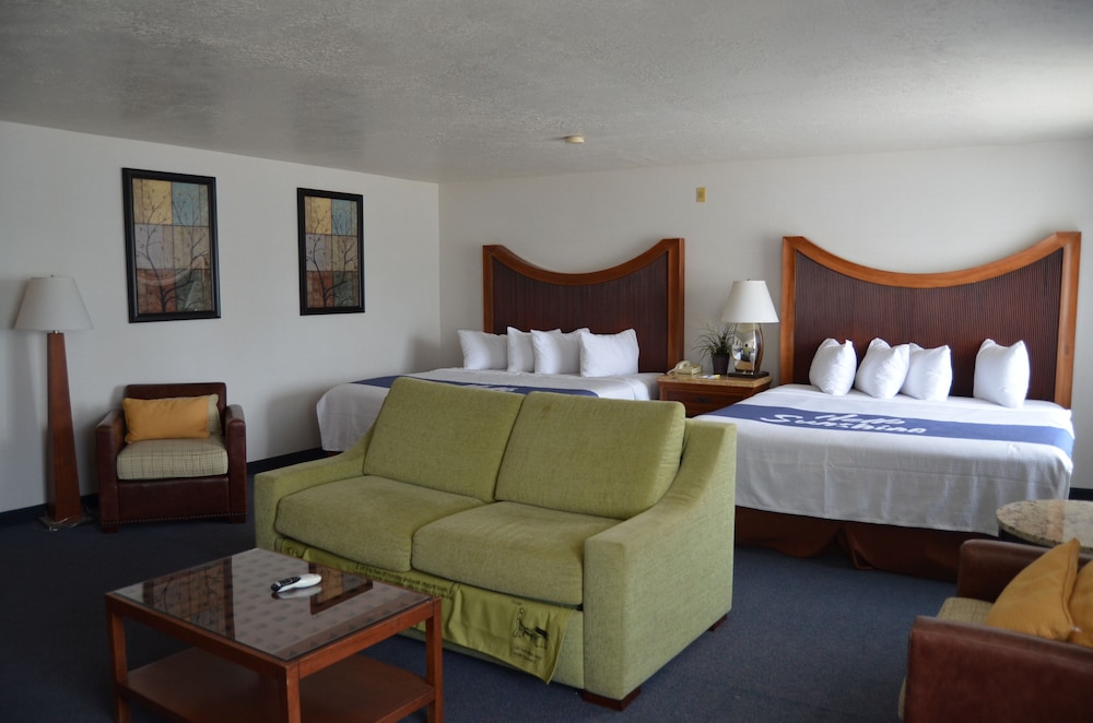 Studio Suite, Multiple Beds, Non Smoking photo 3