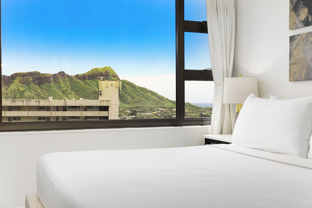 Premium Remodeled Condo with Ocean View and Parking: Premium Apartment, 1 King Bed with Sofa bed, Ocean View (WB 2713 T1) photo