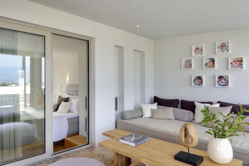 Loft Suite - Photo 4
