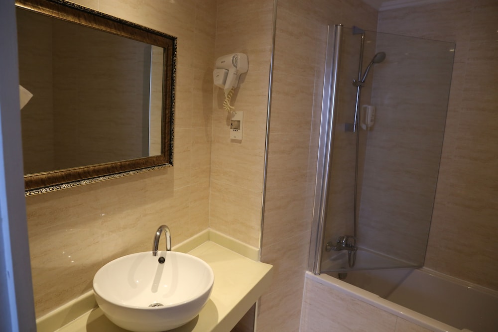 Double Room - Photo 7