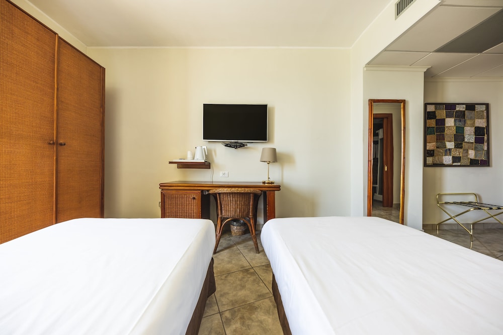 Superior Twin Room photo 3
