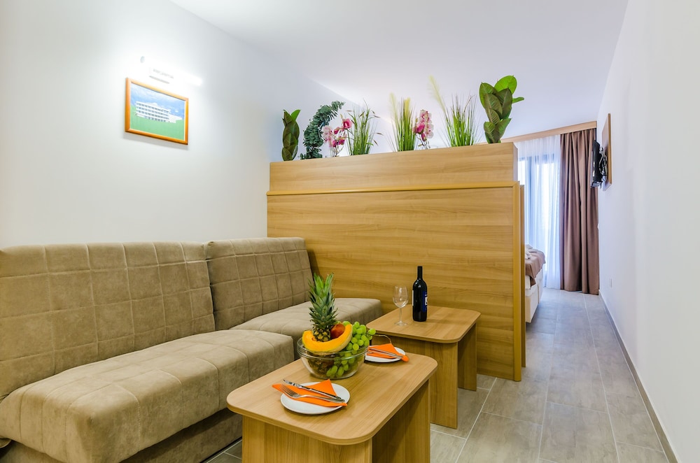 Family Studio Suite