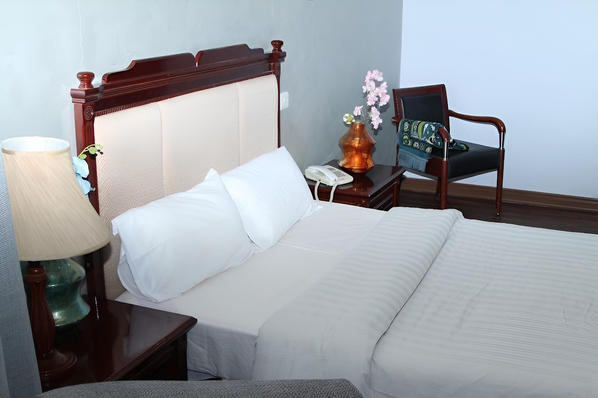 Deluxe Double Room, 1 Queen Bed photo 2