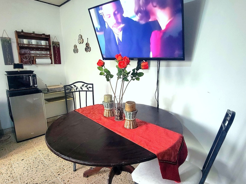 City Triple Room, Multiple Beds, Shared Bathroom, Garden View photo 2