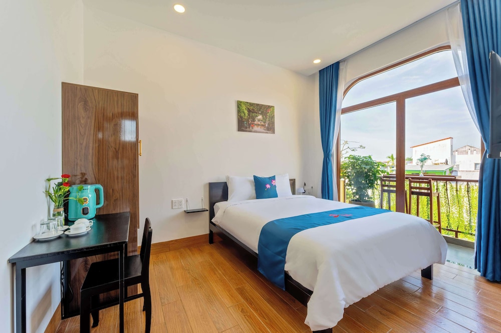 Deluxe Double Room, Balcony, City View