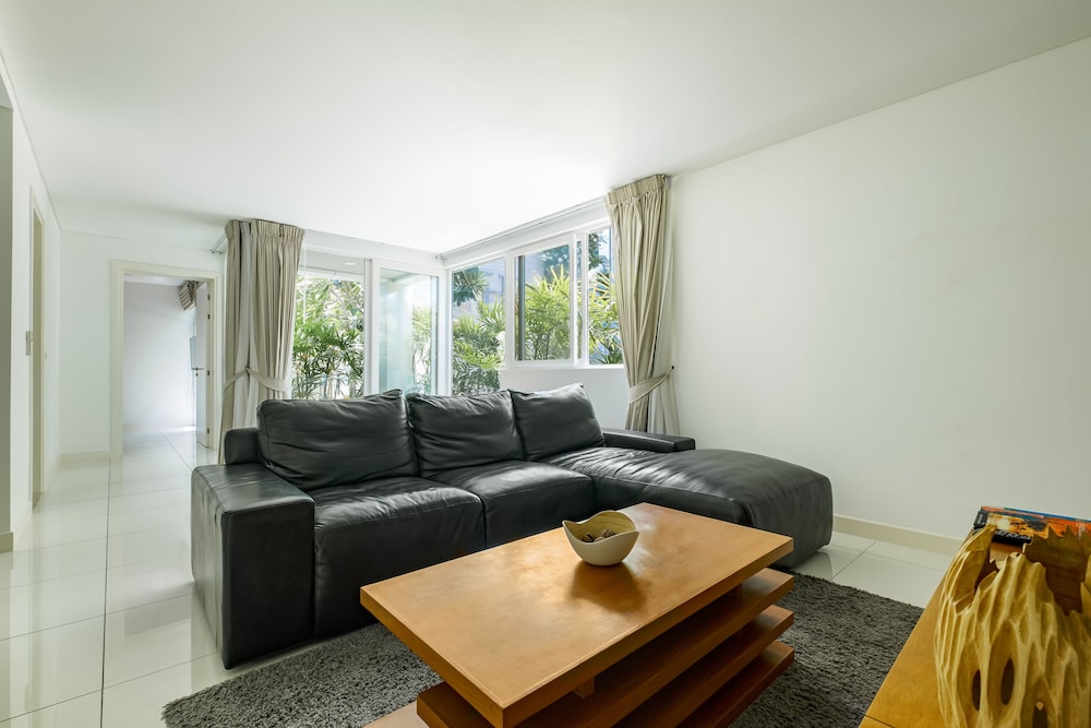 Deluxe One Bed Suite Ground Floor photo 3
