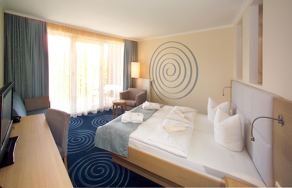 Superior Room, Lake View photo 3