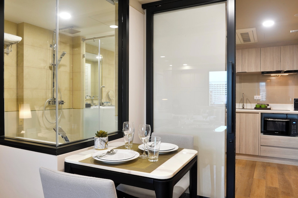 Deluxe Room, 1 Bedroom photo 3
