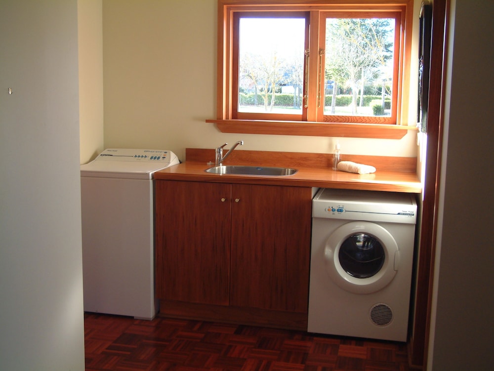 Standard Suite, 1 Bedroom, Non Smoking, Kitchen (Cottage, Min 3) photo 3