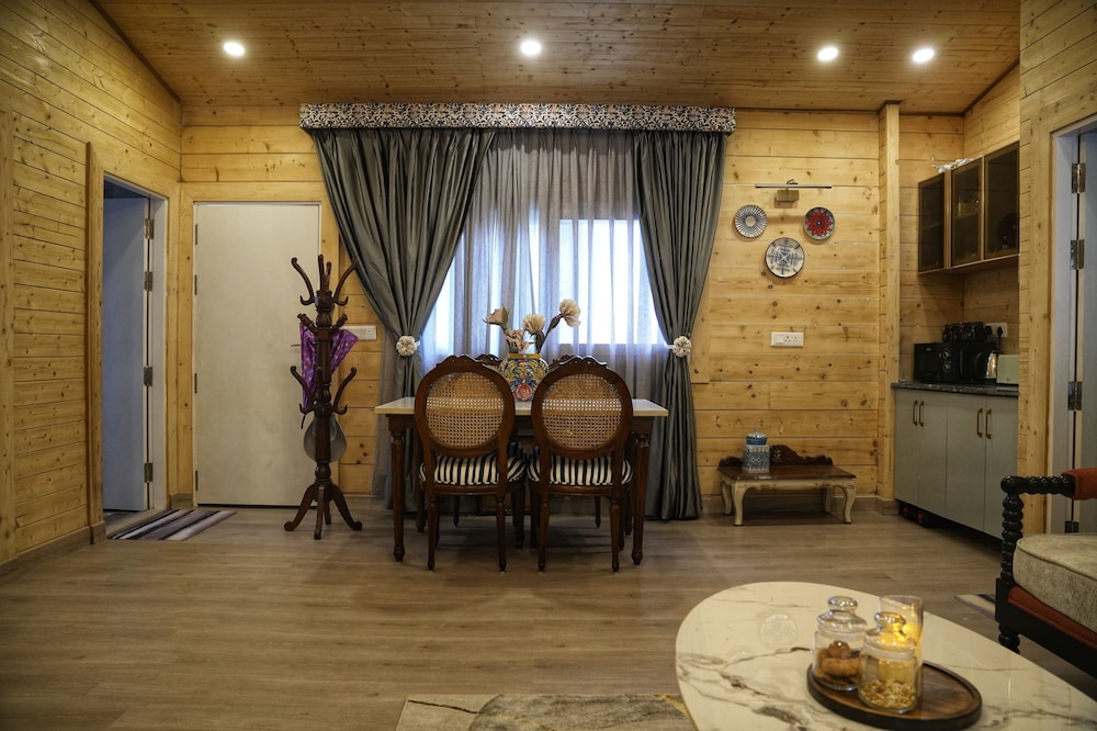 Family Room photo 2