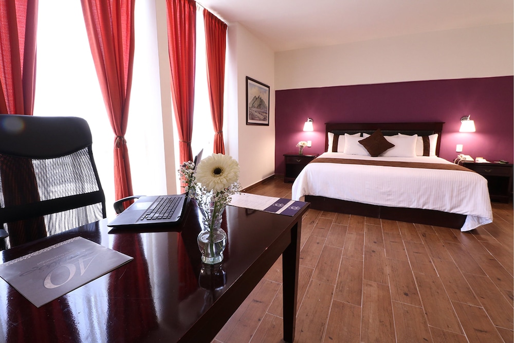 Junior Suite, 1 King Bed photo 2