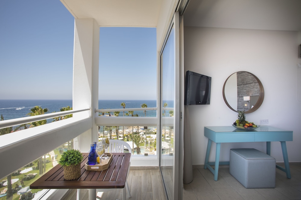 Deluxe Suite, Business Lounge Access, Sea View (Presidential)