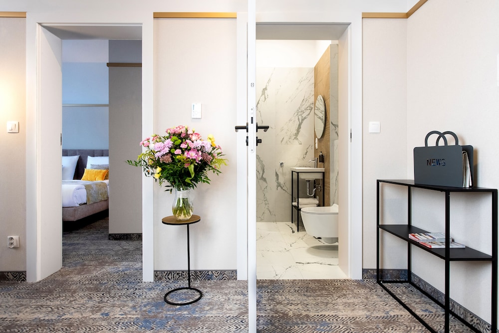 Comfort Apartment - Photo 15