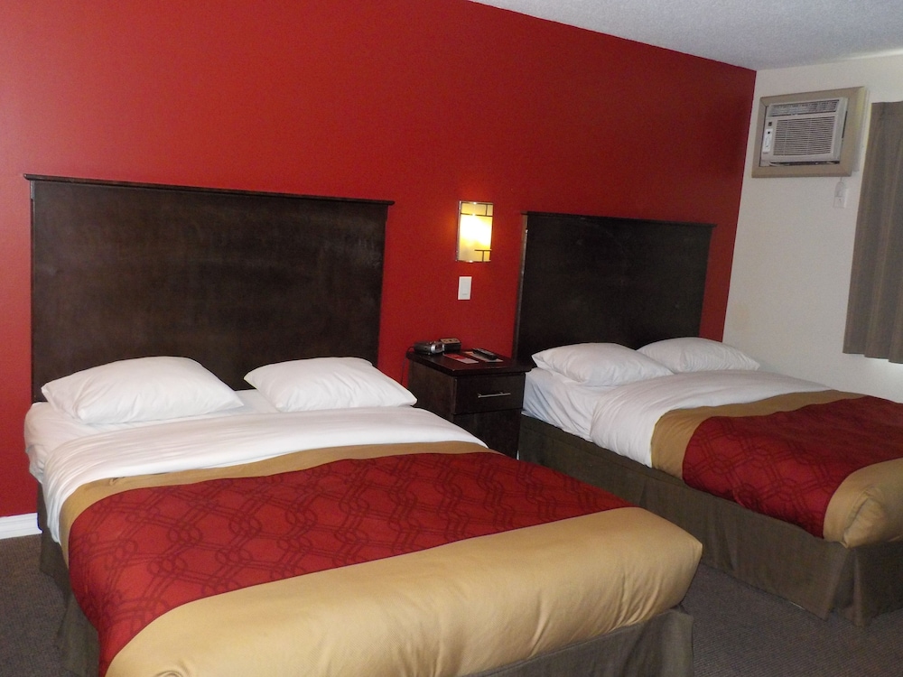 Standard Room, 2 Queen Beds - Photo 1