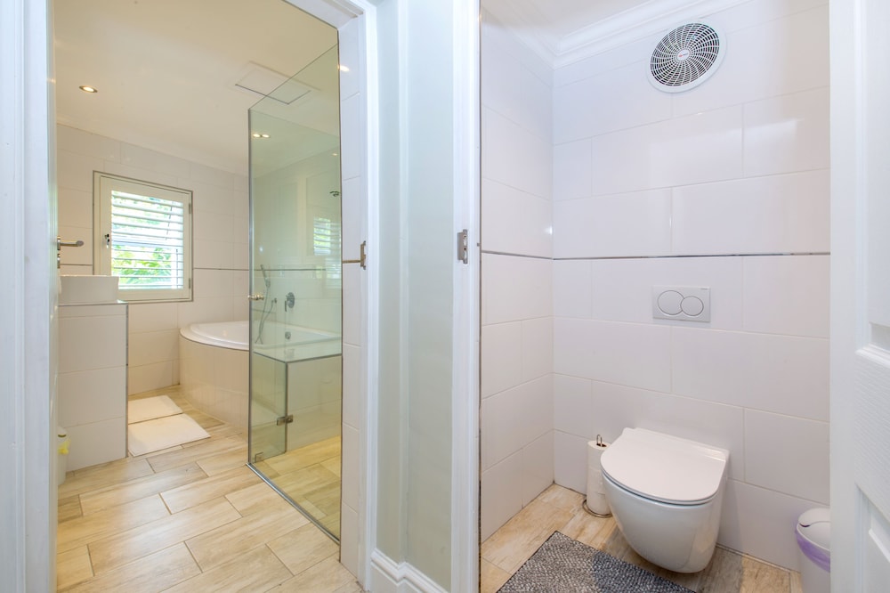 Luxury Double or Twin Room, 1 King Bed with Sofa bed, Garden View, Garden Area photo 2