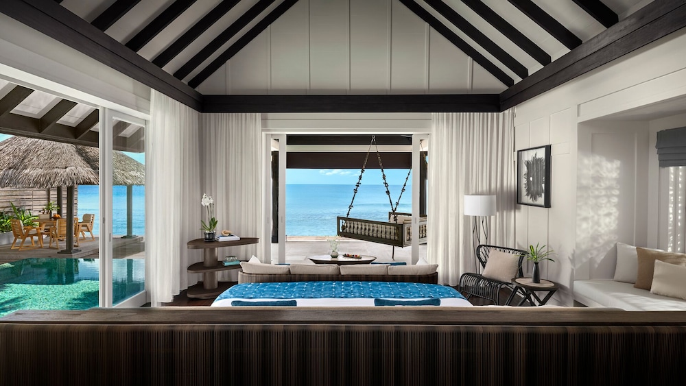Two Bedroom Ocean House with Pool photo 2