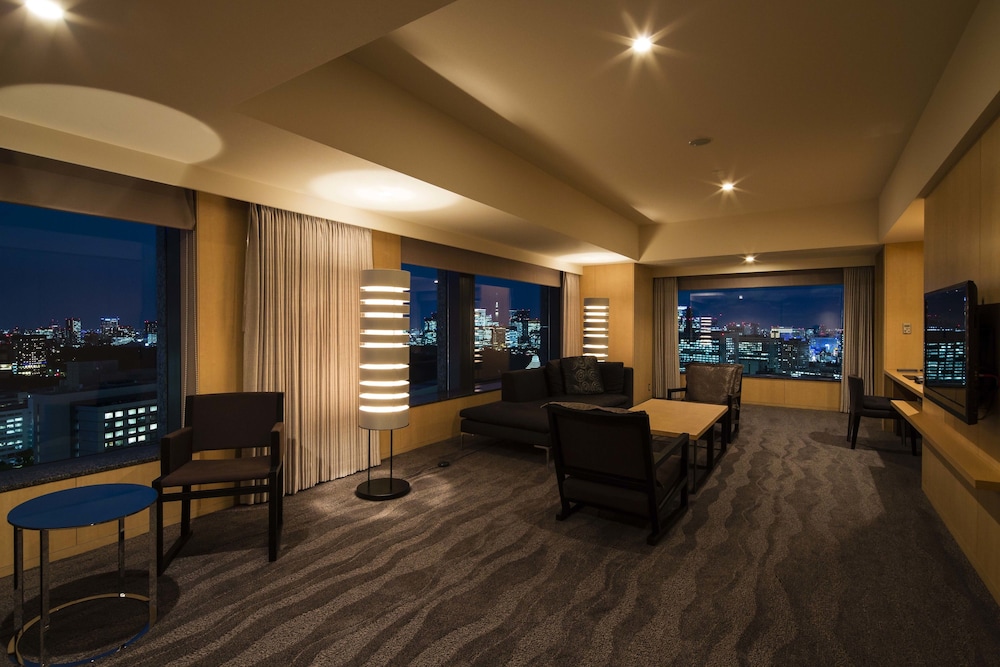 Executive Suite King with Extra Bed, Non Smoking (Breakfast & Club Lounge Access Included)