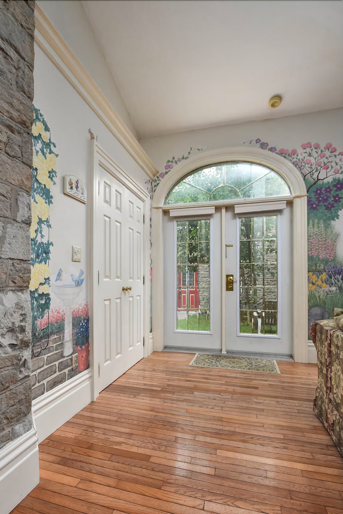 102 : The Garden Suite photo 3