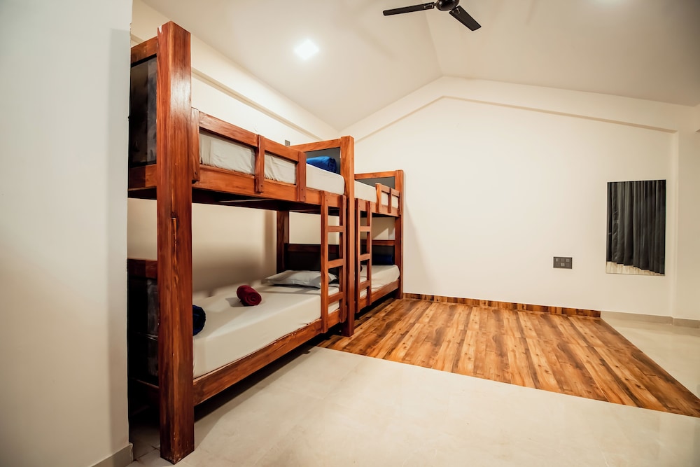 Family Room, Mixed Dorm photo 2