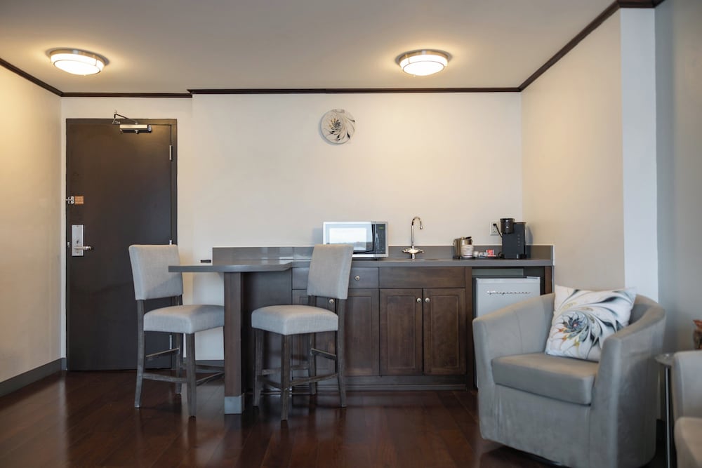 Premium Room, 1 King Bed, River View - Photo 7