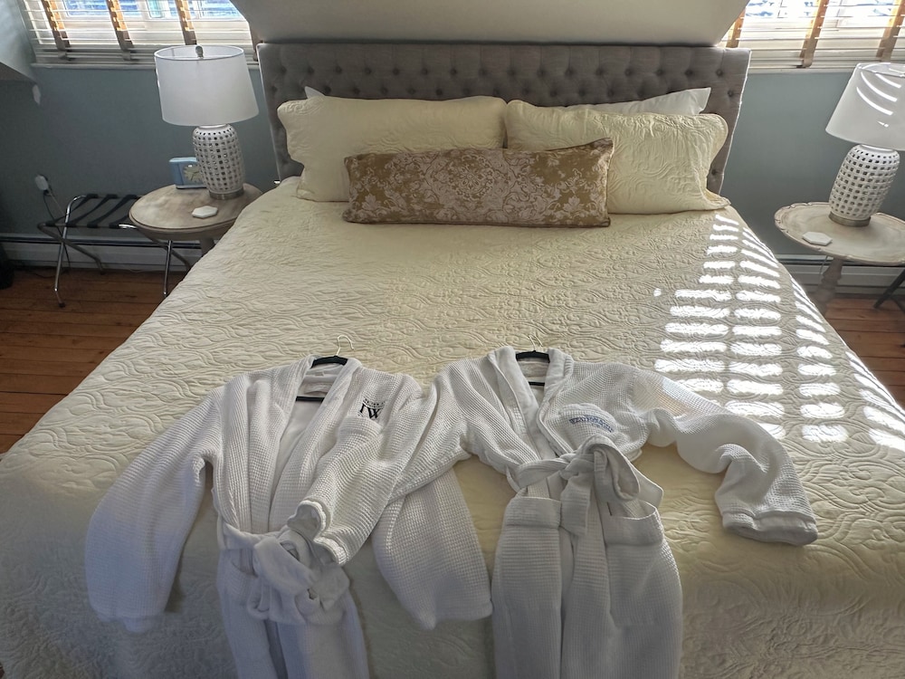 Queen Room photo 3