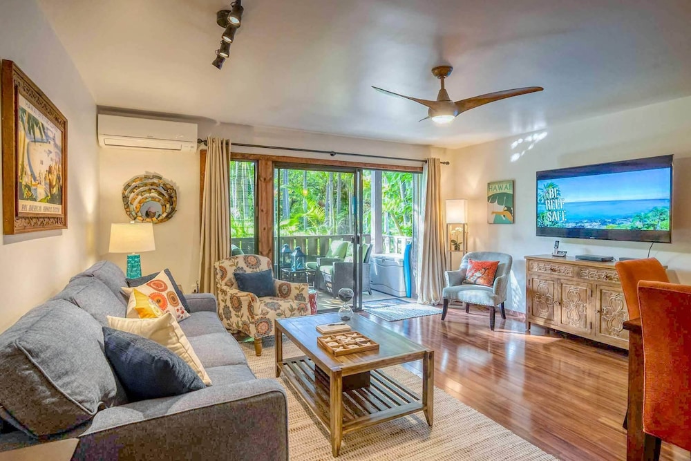 Luxury Condo photo 2