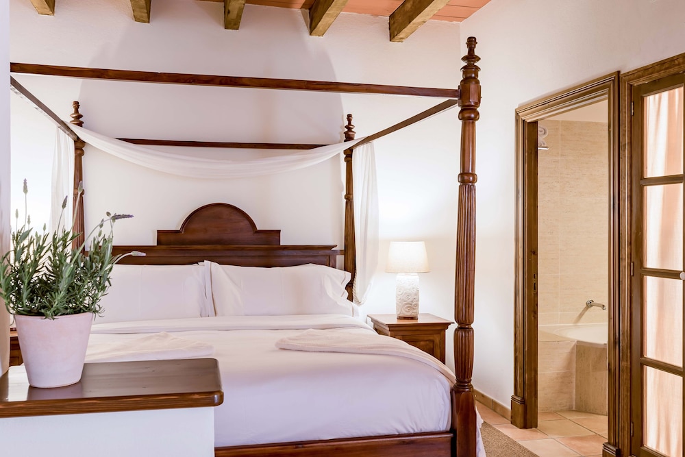 Room (Style) - Photo 5